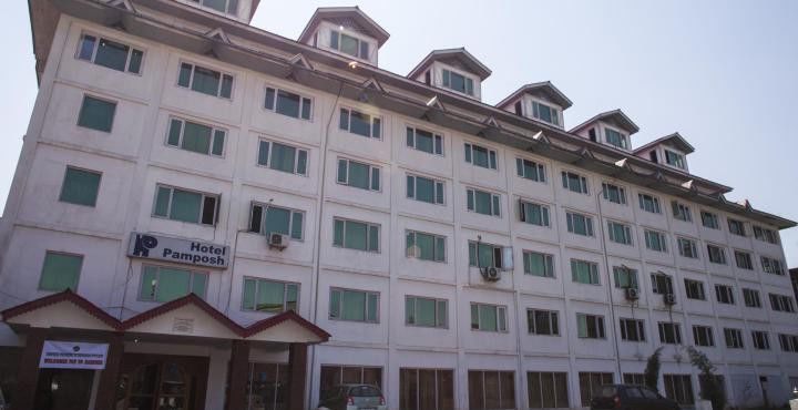Hotel Pamposh Srinagar  Luaran gambar