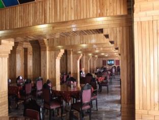 Hotel Pamposh Srinagar  Luaran gambar
